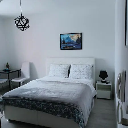 Dia Apartment *
